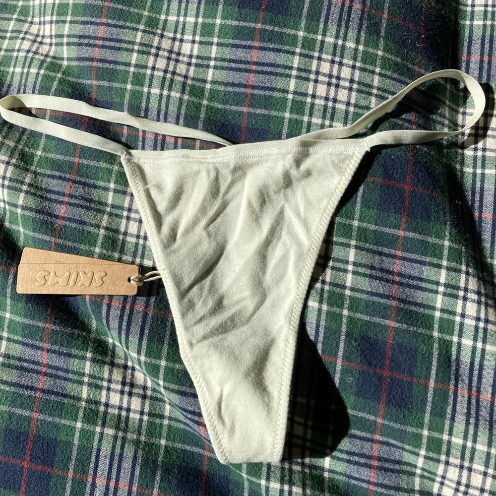 Skims medium g string thong bone new
